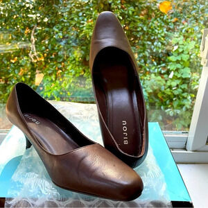 BIJOU women’s 10m brown leather low pump everyday heels. Vintage skinny 3” heel.
